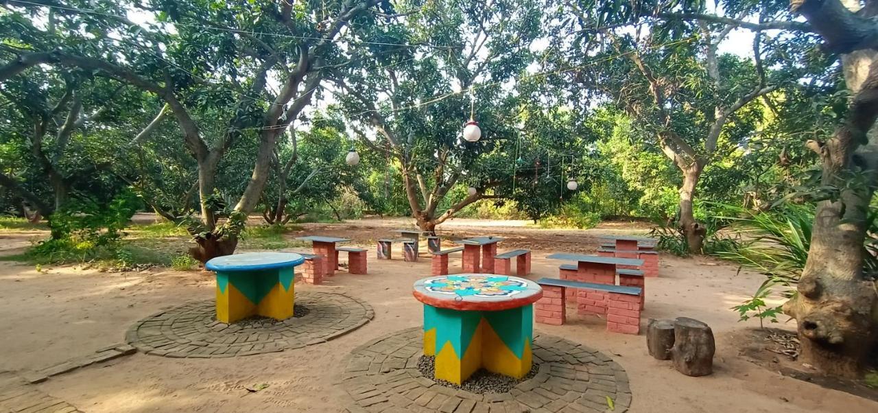 מלון אורוויל Art Forest מראה חיצוני תמונה